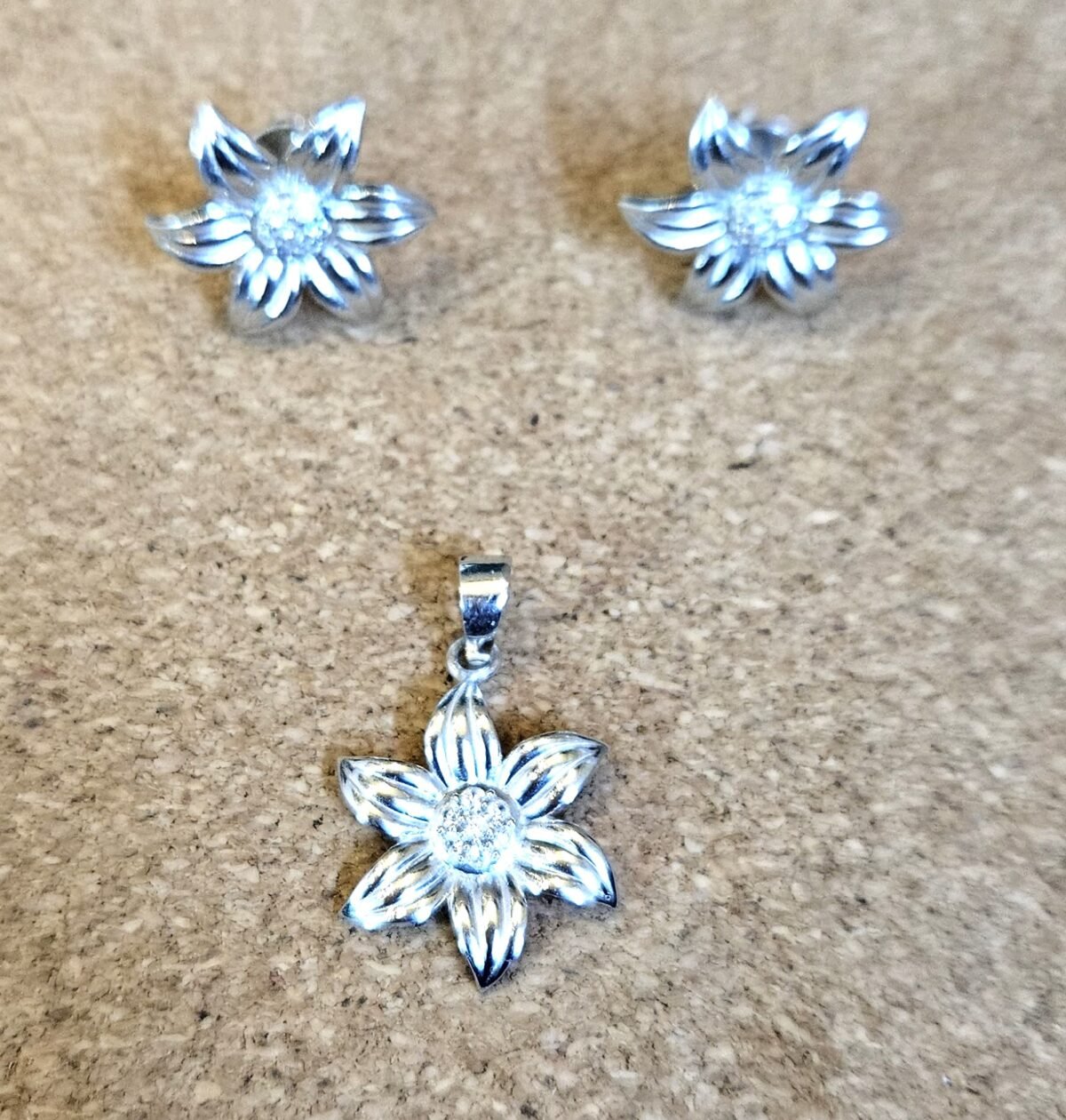 Sunflower silver Pendant Set