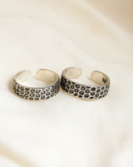 Silver toe ring