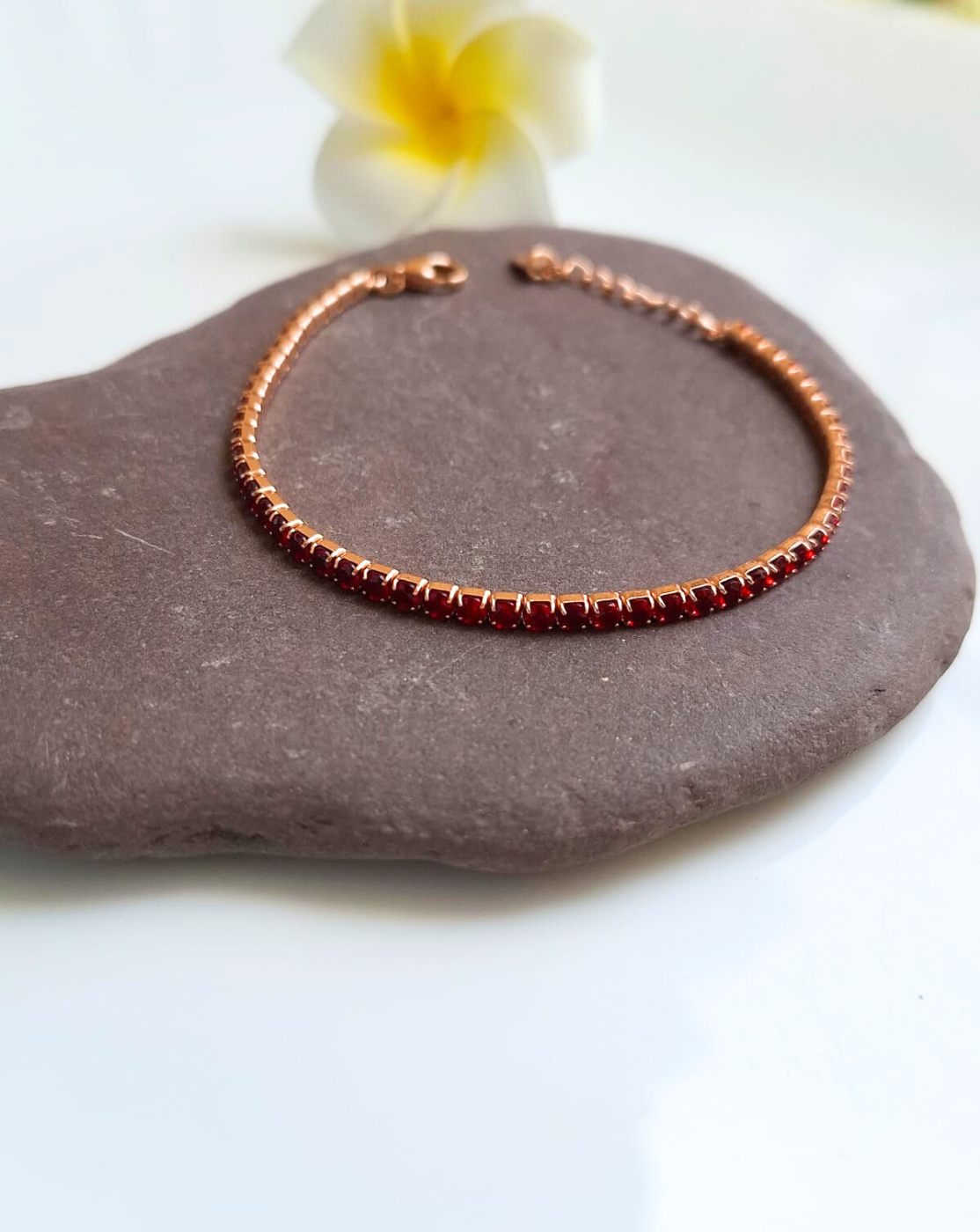 Red Stones – Rose Gold Chain