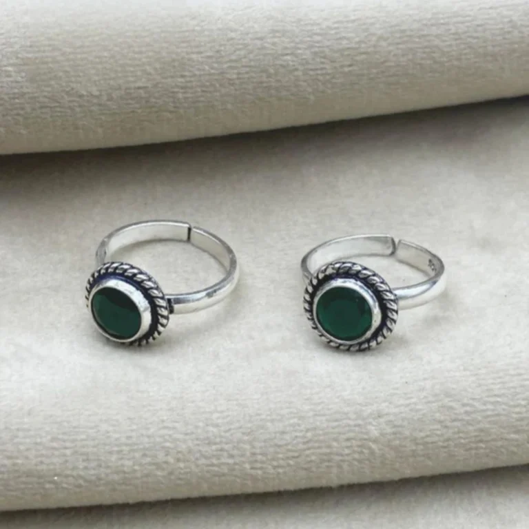 Elegant 925 Silver Adjustable Green Stone Toe Rings