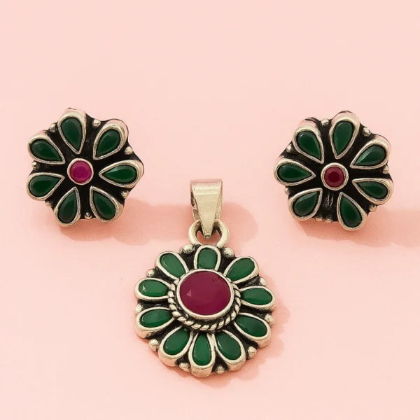 Vintage Floral Pendant Set